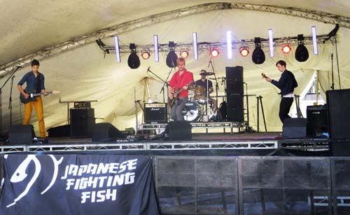 Band called Japanesse Fighting Fish