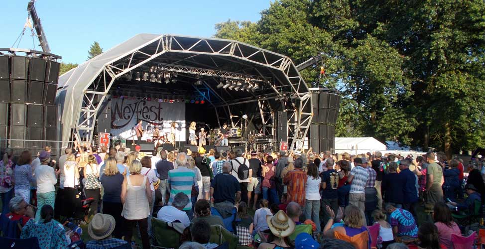 Crowd in front of stage